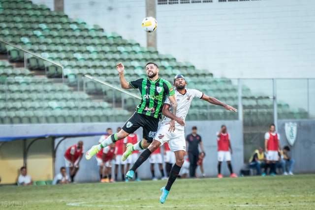 俱乐部杯-吕俊虎15分青岛不敌首钢 杰曼19分